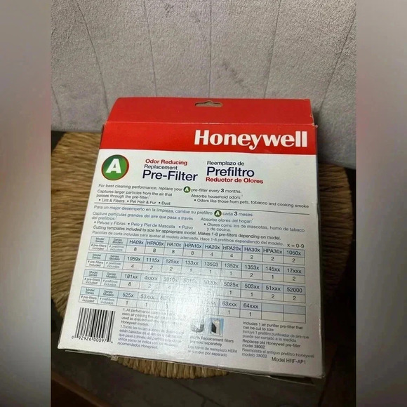 2 - Honeywell A Odor Reducing Large Air Purifier Replacement Pre-Filter HRF-AP1 - Picture 2 of 2